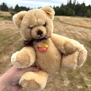 Steiff "Petsy" Teddy Bear Plush Soft Toy W/ Ear Tag 0233/28 Jointed 8”